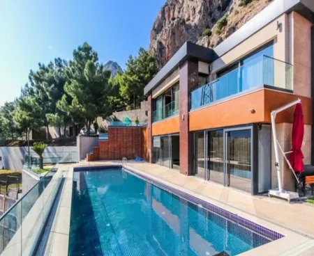 luxury villa in konyaaltı with mountain and sea view