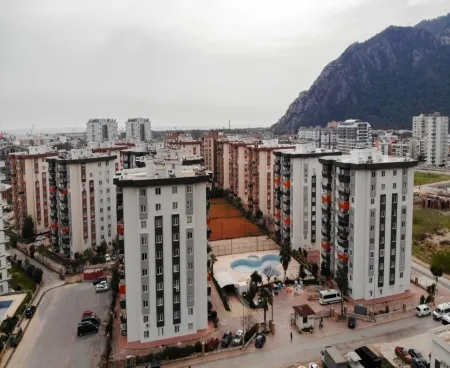 3+1 flat for sale in konyaaltı sarısu neighborhood