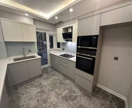 antalya konyaaltı; stylish 4-room flat with natural gas