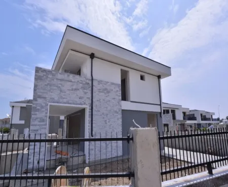 villas with pool for sale in kemer camyuva