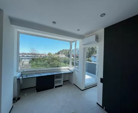 villa with pool and garden in kemer