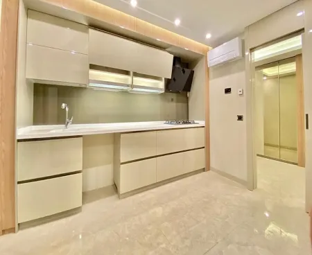 ultra luxury flat in konyaaltı complex