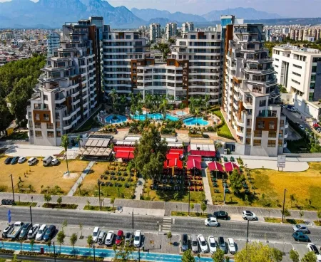 luxury flat close to the sea in konyaaltı