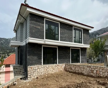 antalya konyaalti ; detached villa intertwined with nature