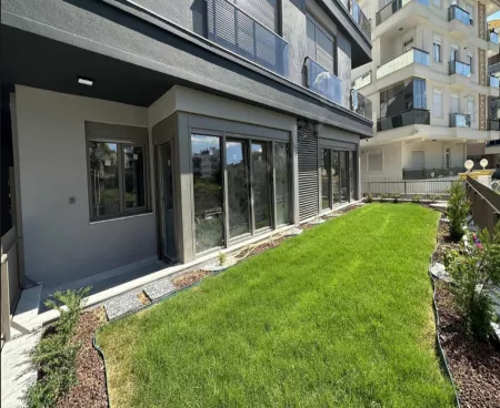 antalya konyaaltı; garden floor flat in a luxury complex