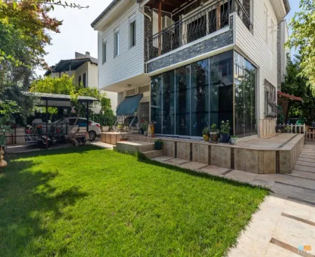 antalya muratpaşa villa near the sea